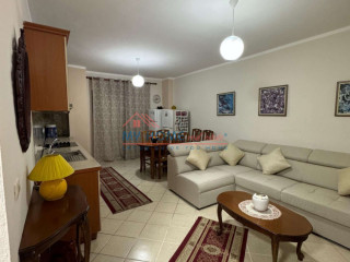 Apartament 2+1 me qera tek Komuna e Parisit ne Tirane