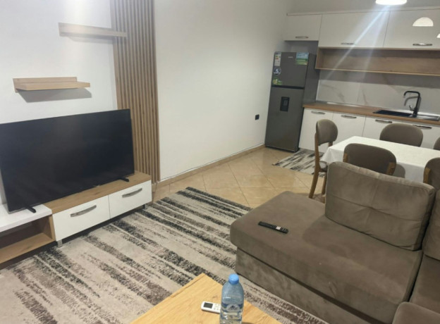 jepet-me-qera-apartament-11-zona-concord-center-5-maji-big-1