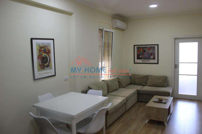 apartament-21-me-qera-tek-rruga-e-barrikadave-big-0