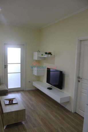 apartament-21-me-qera-tek-rruga-e-barrikadave-big-2