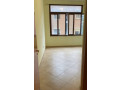 jepet-shtepi-me-qera-per-biznes-ne-pallat-i-ri-11-zona-komuna-parisit-kristal-center-small-0