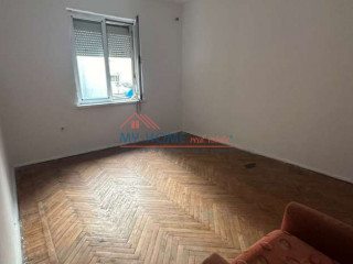 Apartament 2+1 Ne Shitje Tek Rruga Hoxha Tahsim