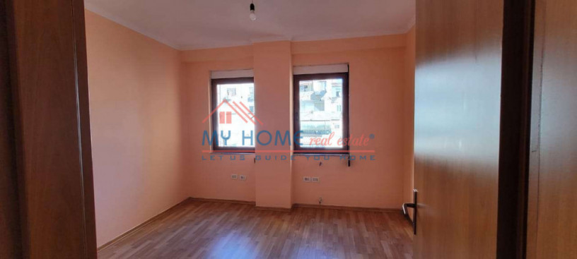 zyra-apartament-21-me-qira-tek-bulevardi-zogu-pare-big-2