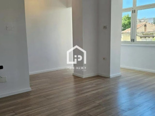 Shitet Apartament 1+1 /Zona : Xhamia e Tabakëve