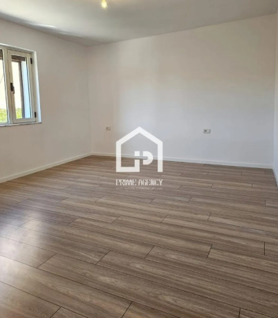 shitet-apartament-11-zona-xhamia-e-tabakeve-big-1