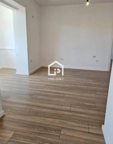 shitet-apartament-11-zona-xhamia-e-tabakeve-big-2