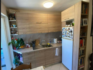 Shitet apartament 1+1 ne zonen Vasil Shanto / Blloku Vilave Selite