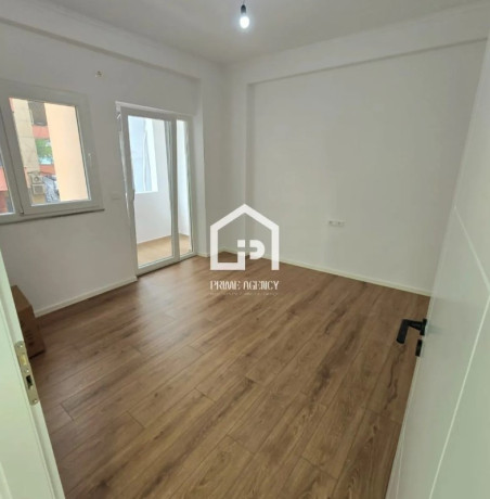 tek-oxhaku-jepet-me-qera-apartament-21-ne-vile-2-kateshe-big-3