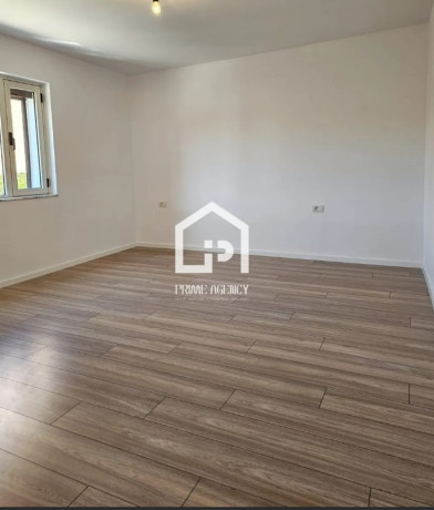 shitet-apartament-11-zona-xhamia-e-tabakeve-big-1