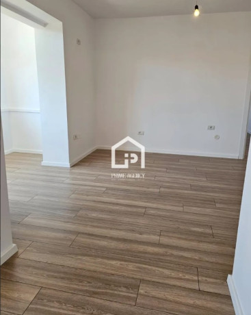 shitet-apartament-11-zona-xhamia-e-tabakeve-big-2