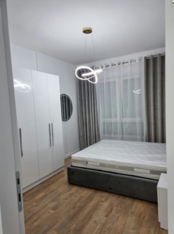 apartament-me-qera-11-ne-pallat-te-ri-zona-komuna-parisit-kristal-center-big-3