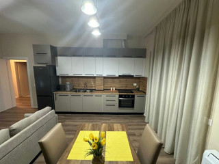 Apartament 2+1 me qera zona: Pazari i ri / 9-katshet / Barrikada